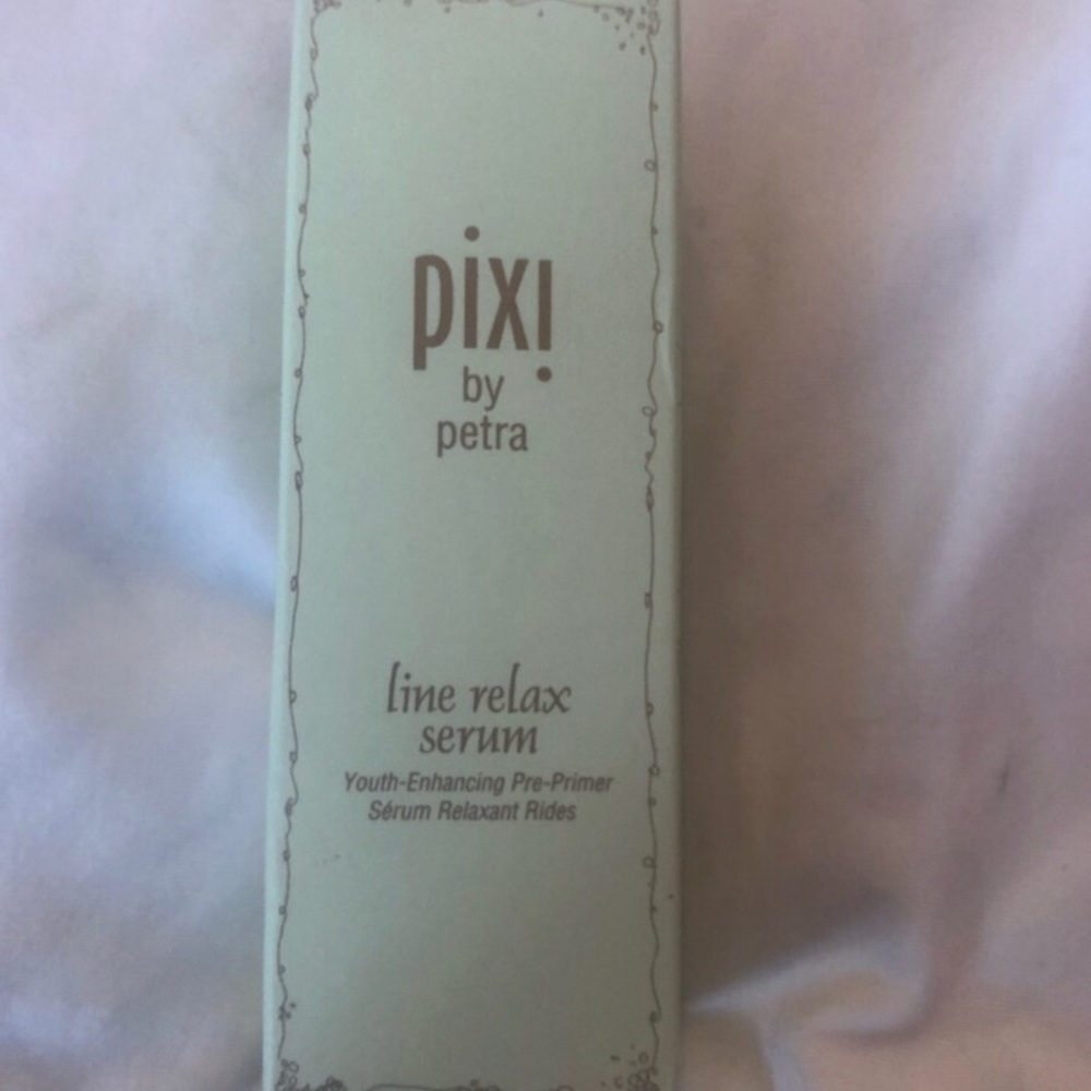 NEW Pixi by Petra Line Smoothing Serum